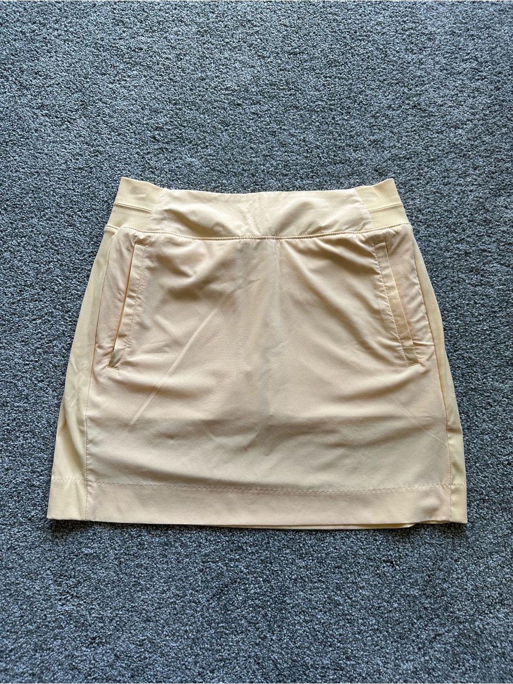 Athleta Cream Skort with Front Pockets